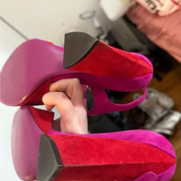 Red and pink suede Ferragamo sandals - Picture 4 of 5